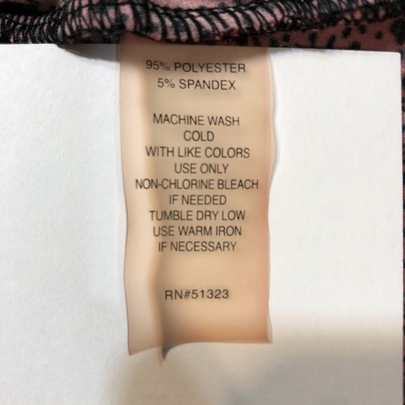 CHAUS New York Red & Black Animal Print V-neck Long Sleeve Wrap Top - Picture 5 of 6